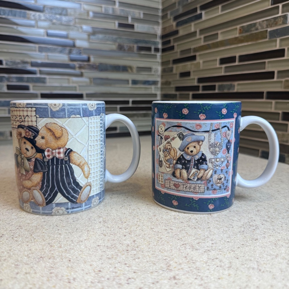 Vintage Lang and Wise Teddy Bear Collector Mugs Set of 2 1997 1998 Nita Showers